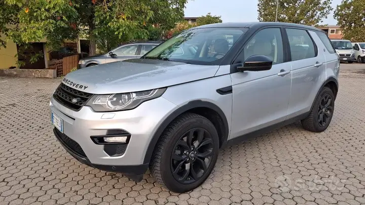 Land Rover Discovery Sport 2016 photo 2
