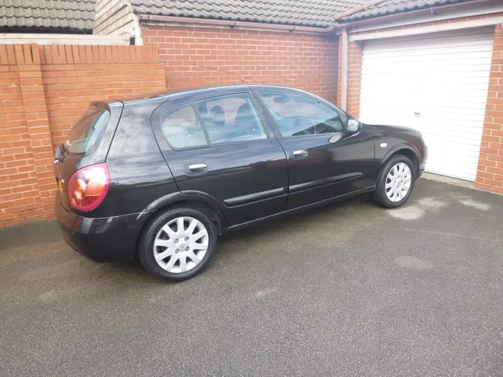 Nissan Almera 2005 photo 4