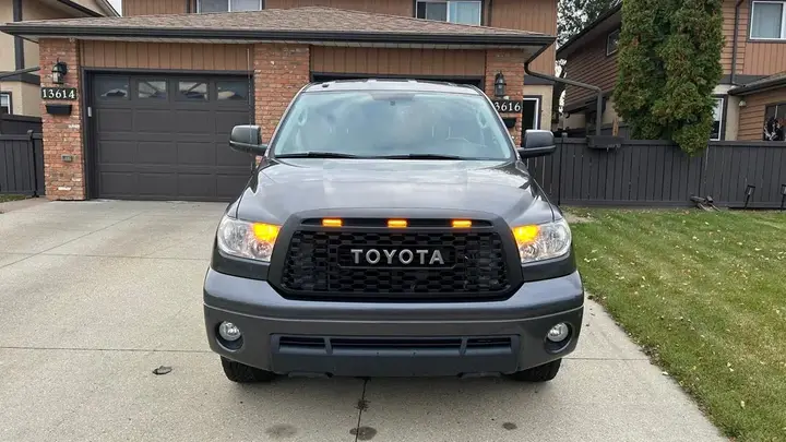 Toyota Tundra 2012 photo 2