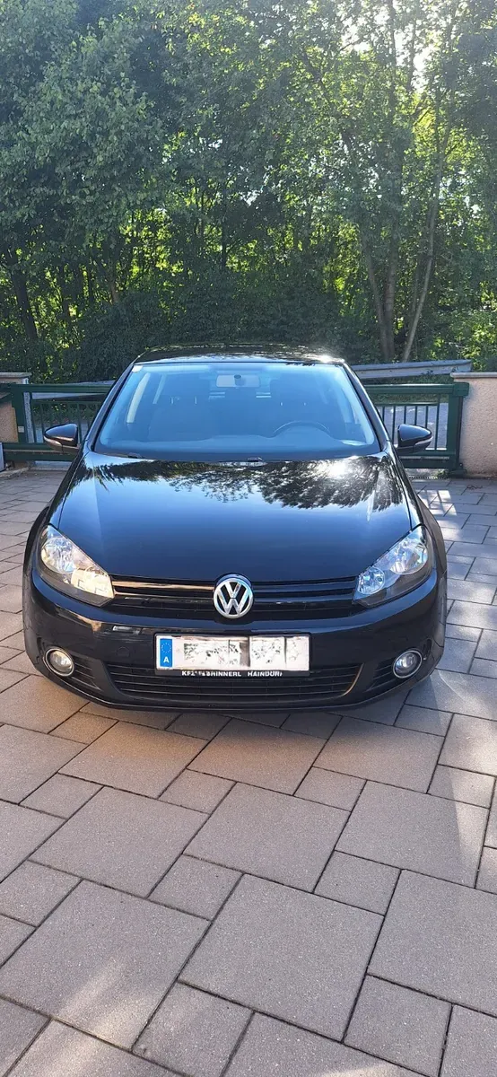 Volkswagen Golf 2010 photo 2