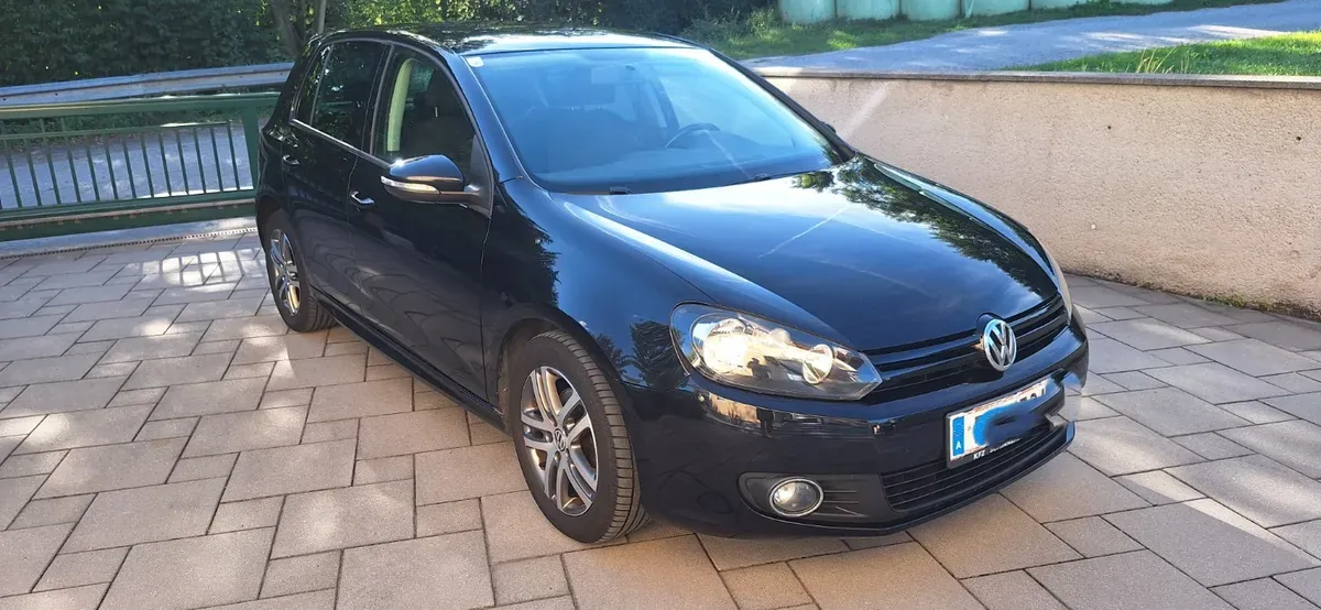 Volkswagen Golf 2010 photo 3