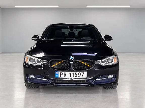 BMW 320D 2012 photo 2
