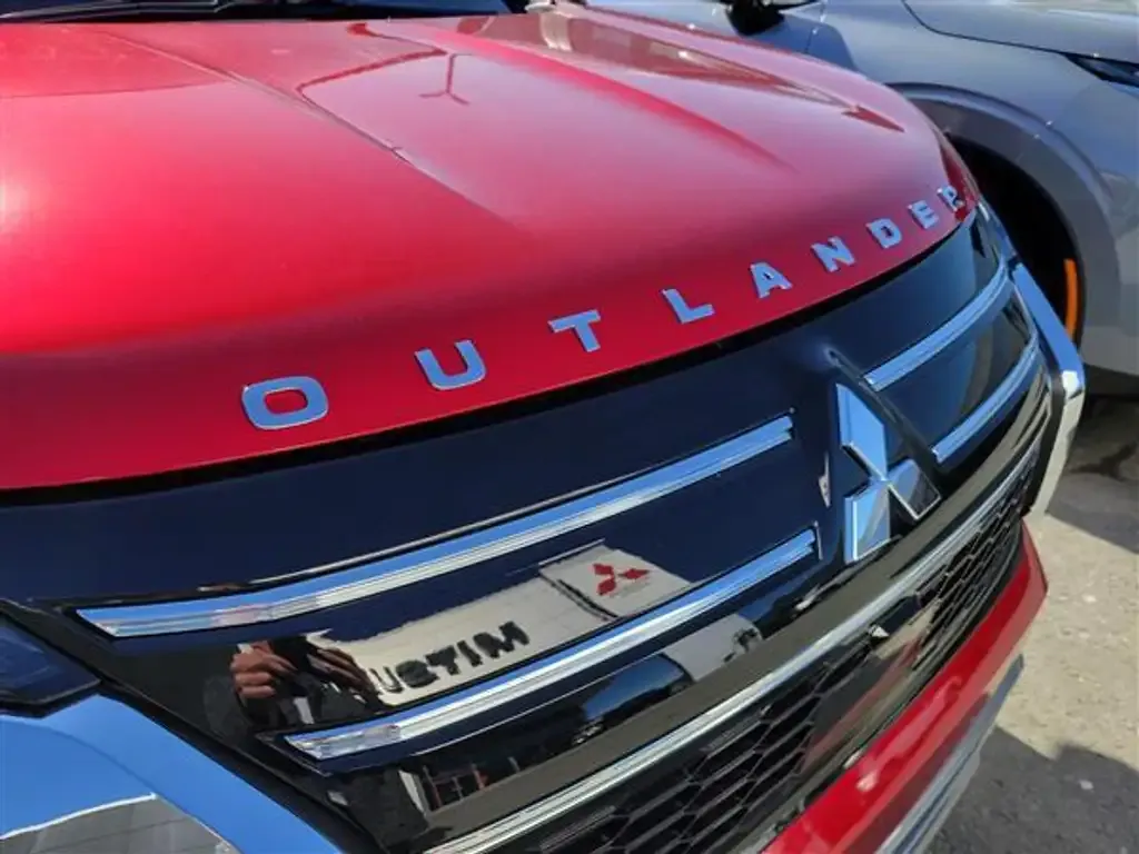 Mitsubishi Outlander 2026 photo 3