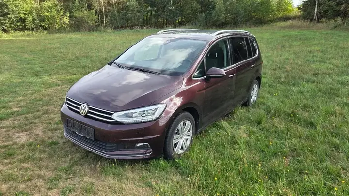 Volkswagen Touran 2018 photo 2