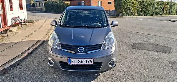 Nissan Note 2011 photo 2