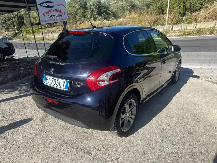 Peugeot 208 2015 photo 4
