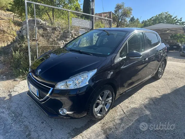 Peugeot 208 2015 photo 2