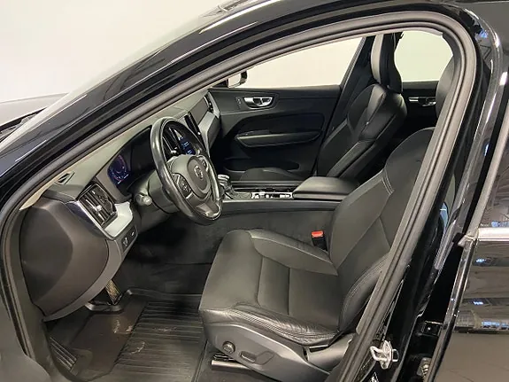 Volvo Xc60 2020 photo 2