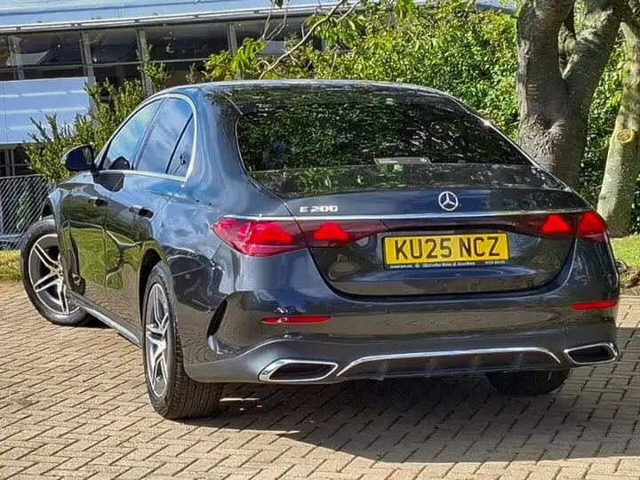 Mercedes-Benz E-Class 2025 photo 2