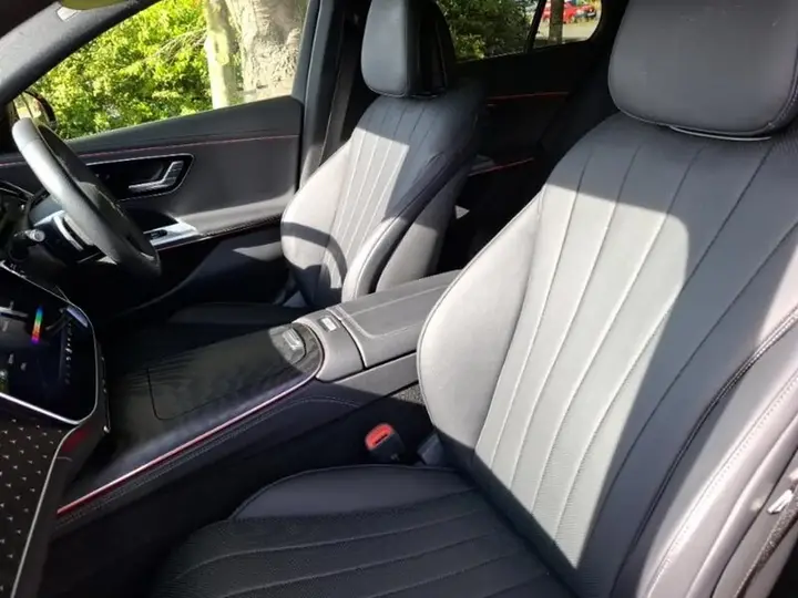 Mercedes-Benz E-Class 2025 photo 5