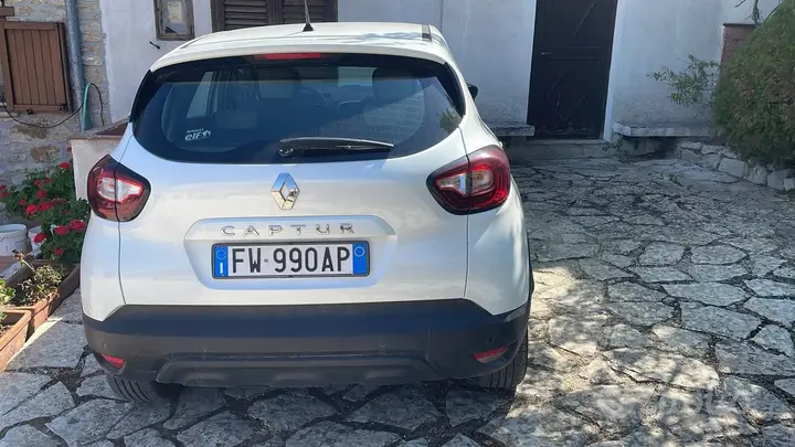 Renault Captur 2019 photo 2