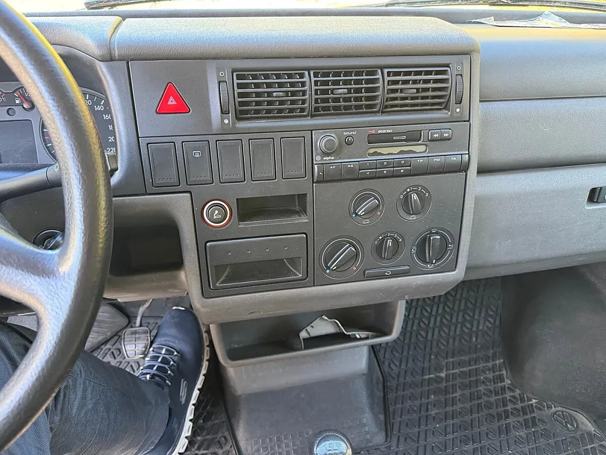 Volkswagen Combi 1999 photo 2