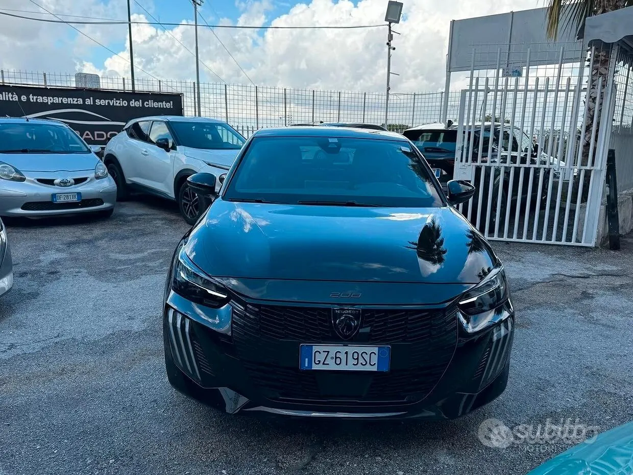 Peugeot 208 2025 photo 2