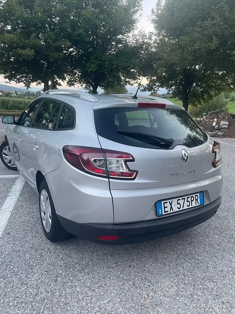 Renault Megane 2014 photo 2