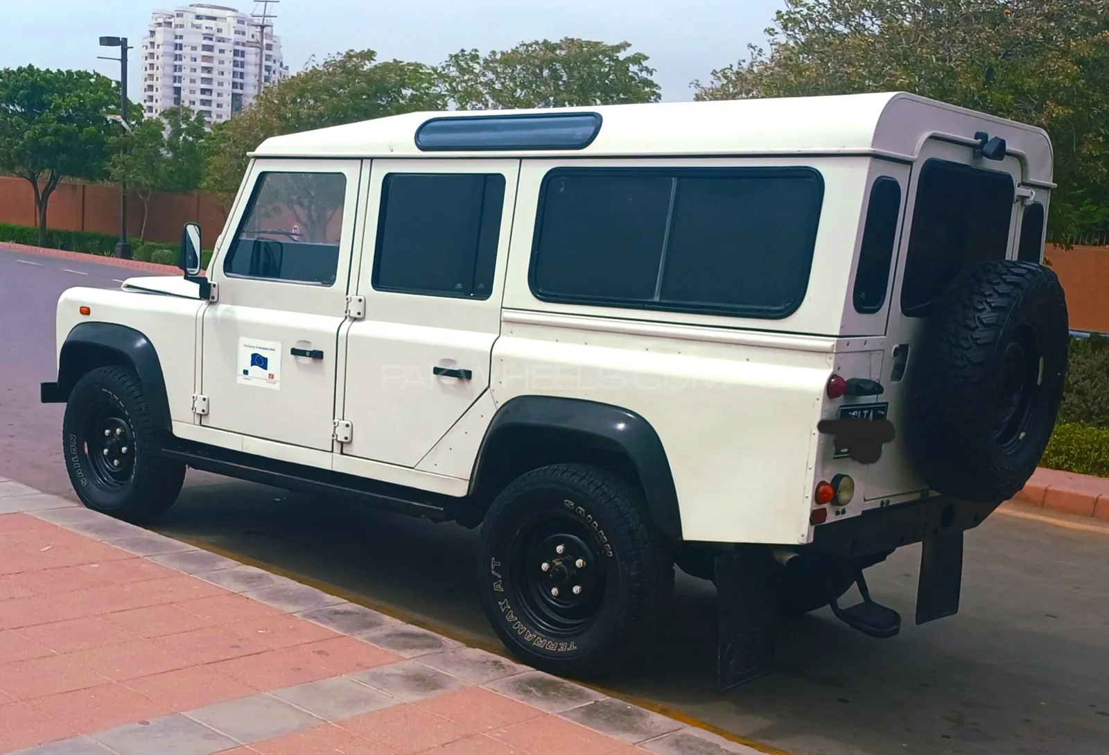Land Rover Defender