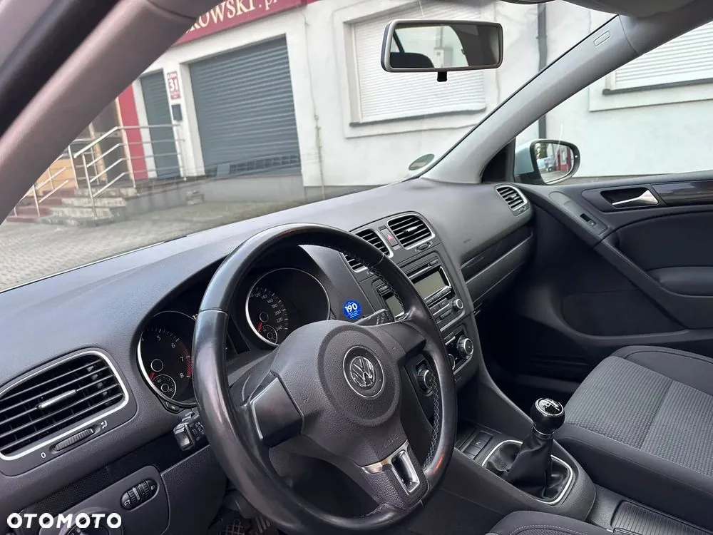 Volkswagen Golf 2010 photo 5