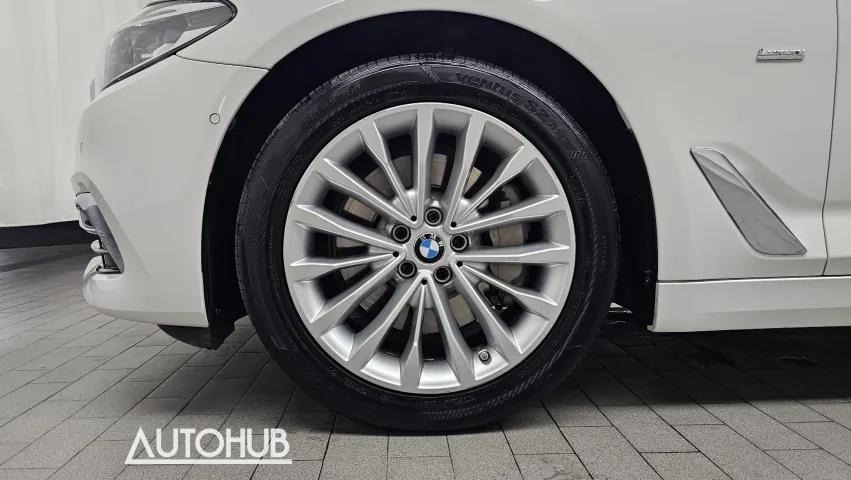 BMW 5 Series 2018 photo 5