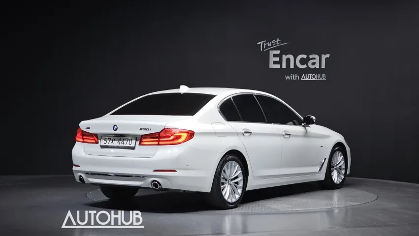 BMW 5 Series 2018 photo 2