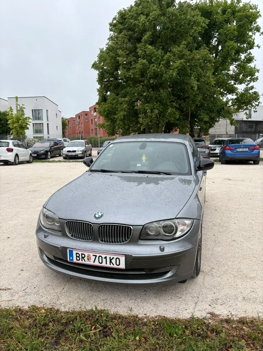 BMW 1 Series 2011 photo 2