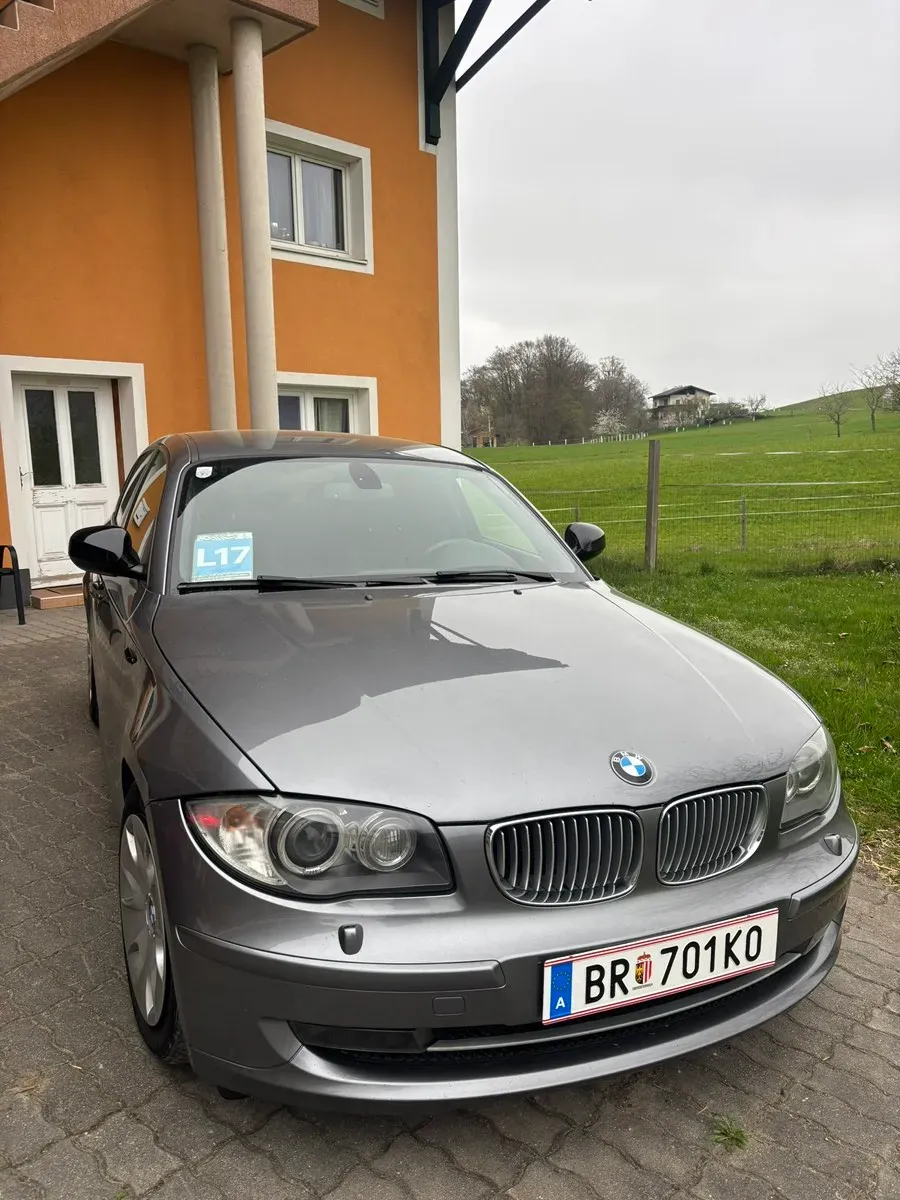 BMW 1 Series 2011 photo 3