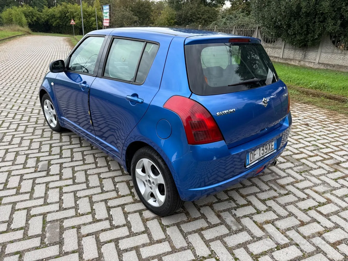 Suzuki Swift 2007 photo 5
