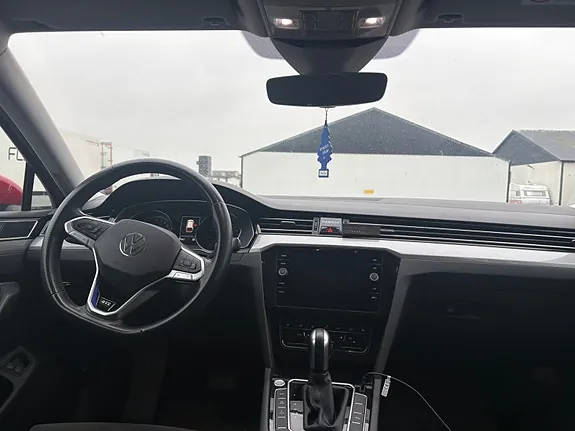 Volkswagen Passat 2021 photo 5