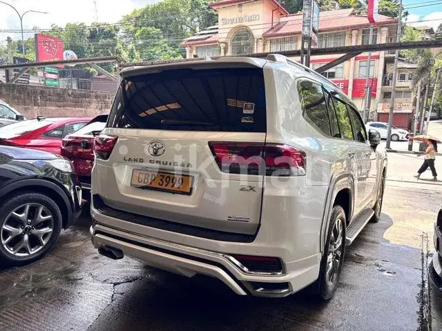 Toyota Land Cruiser Sahara 2024 photo 4