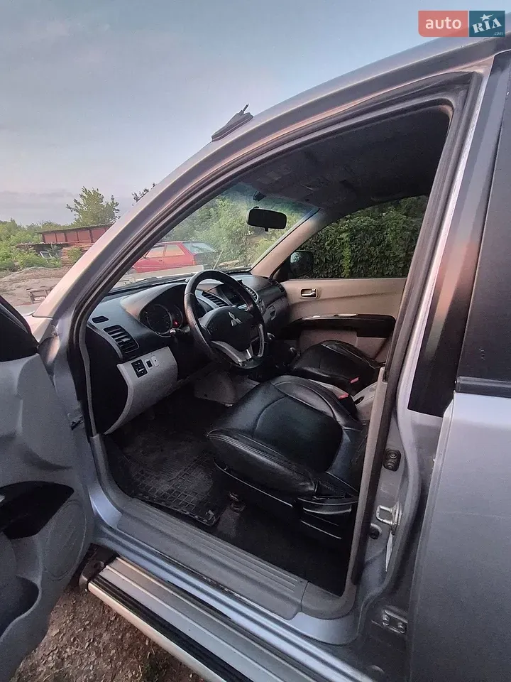 Mitsubishi L 200 2007 photo 2