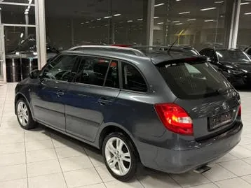 Skoda Fabia 2008 photo 2