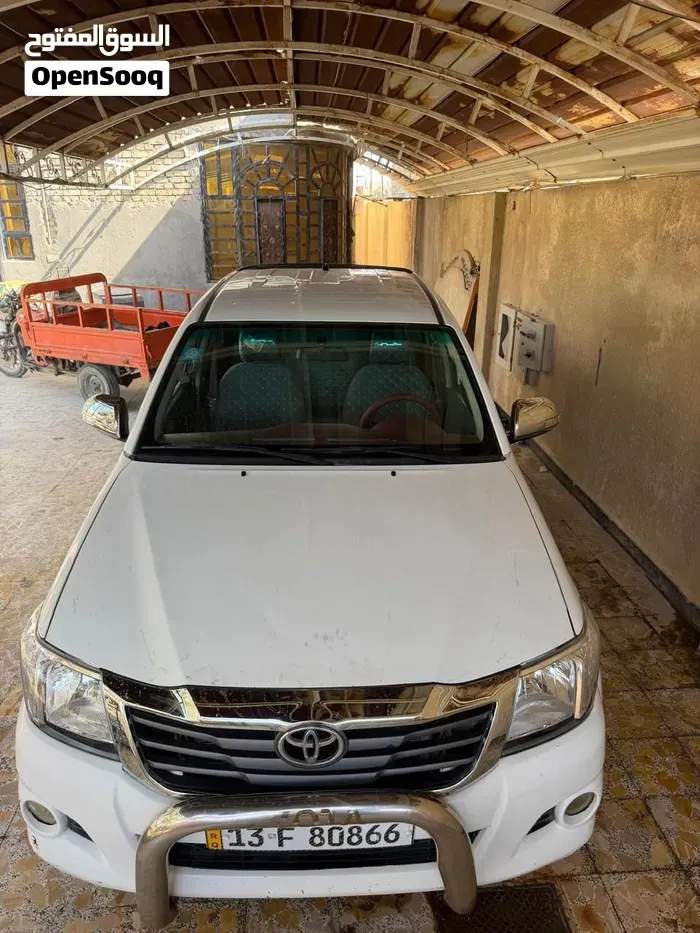 Toyota Hilux 2014 photo 2