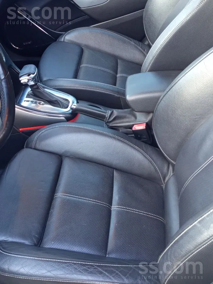 Opel Astra 2013 photo 4