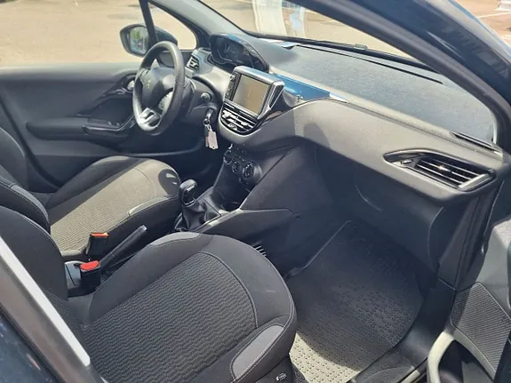 Peugeot 208 2016 photo 5
