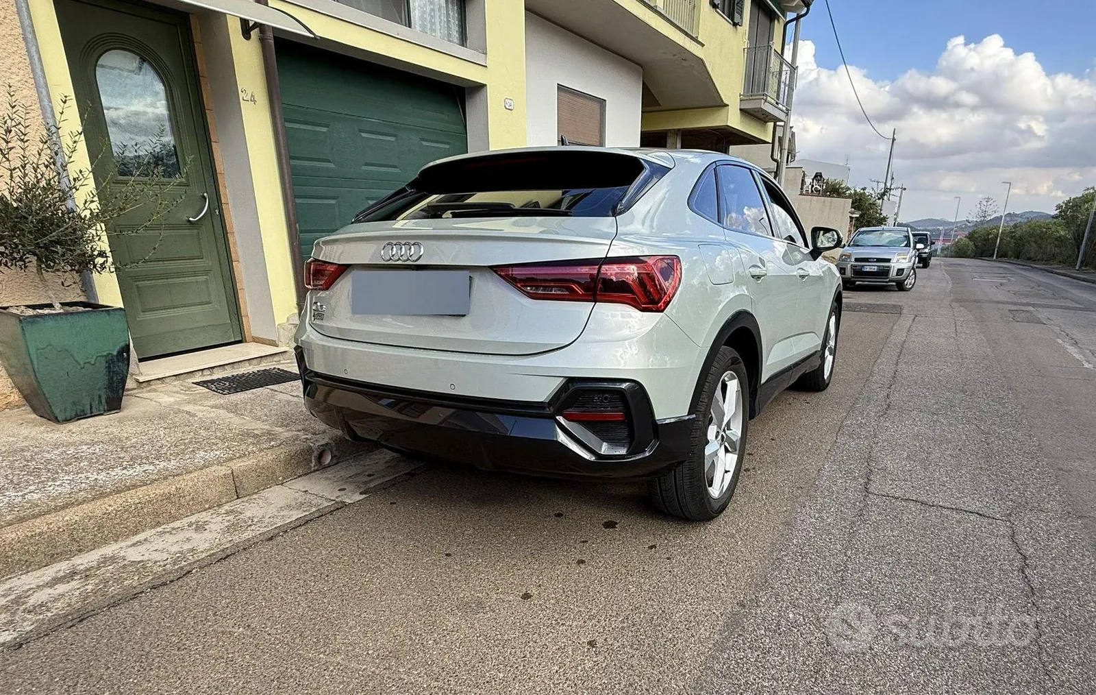 Audi Q3 2019 photo 2