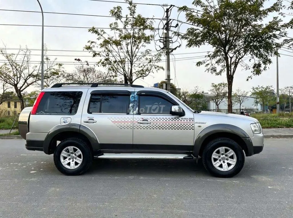 Ford Everest 2008 photo 2