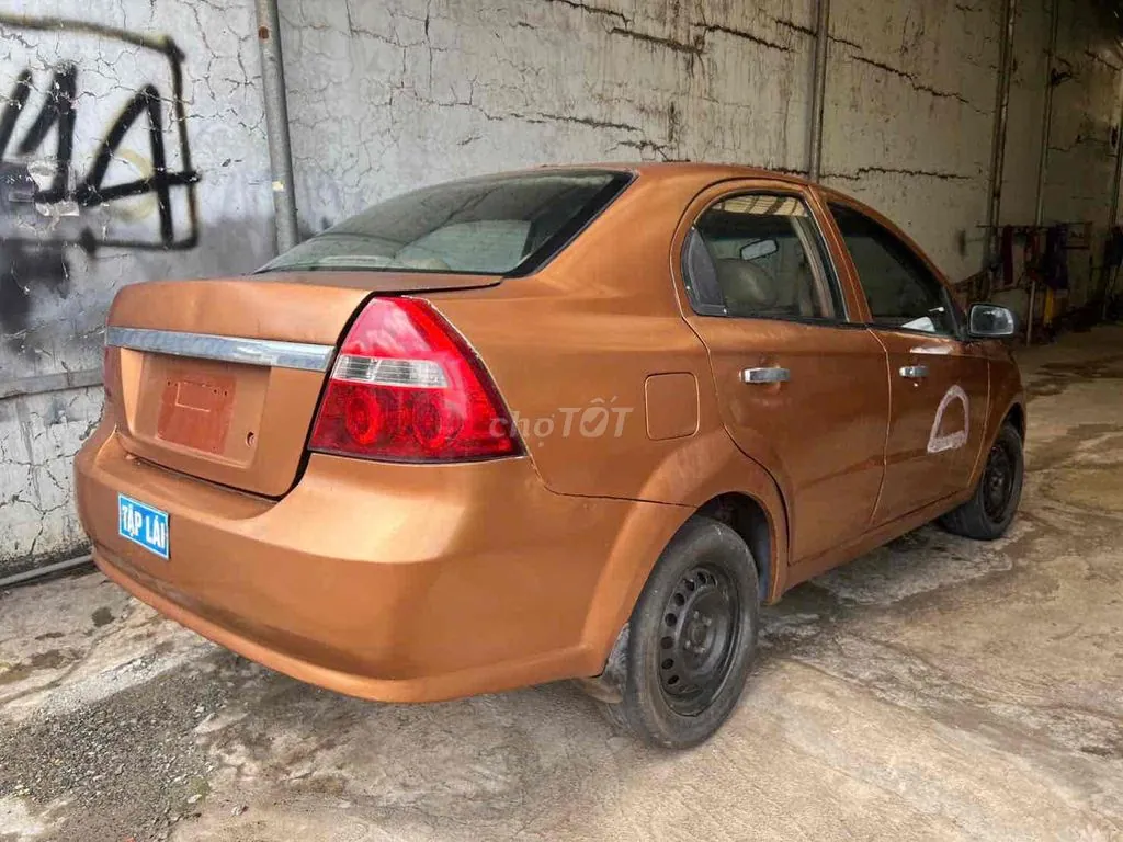 Daewoo Gentra 2009 photo 2