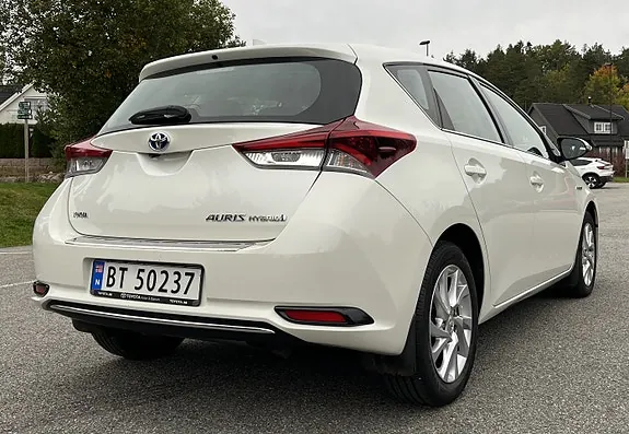 Toyota Auris 2016 photo 5