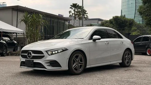Mercedes-Benz A180