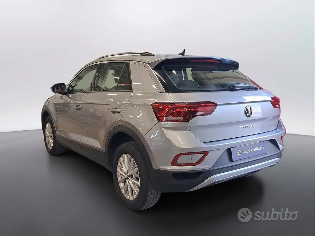 Volkswagen T-Roc 2023 photo 2