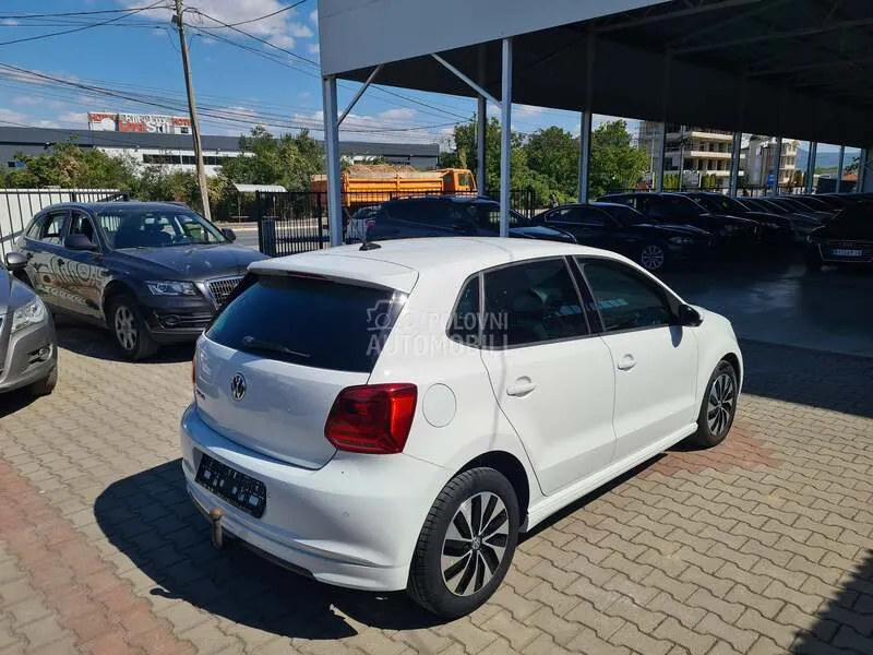 Volkswagen Polo 2015 photo 3
