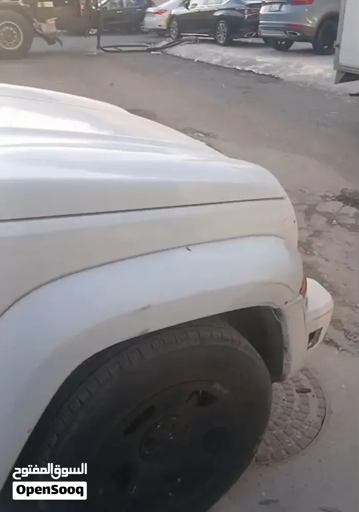Jeep Liberty 2005 photo 2
