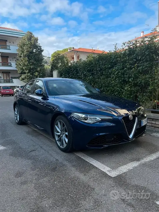 Alfa Romeo Giulia 2021 photo 2