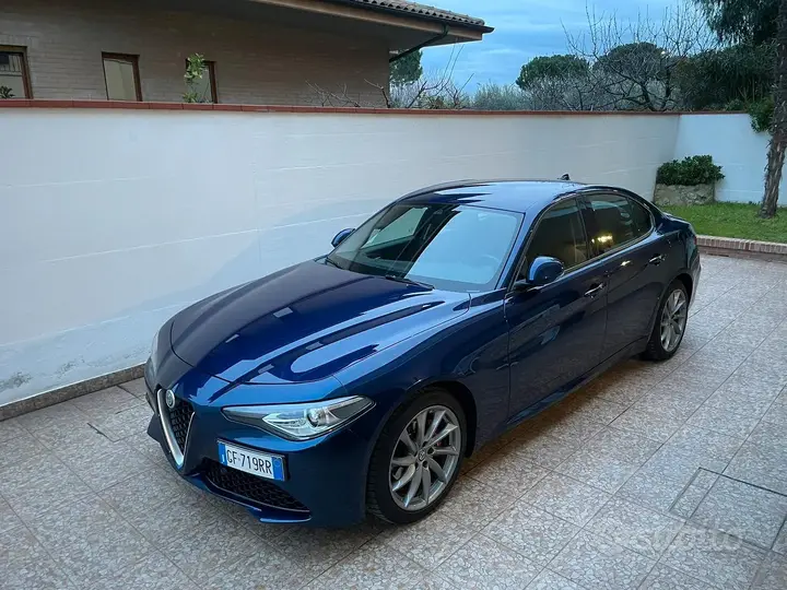 Alfa Romeo Giulia 2021 photo 3