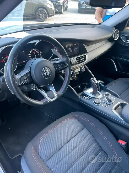 Alfa Romeo Giulia 2021 photo 4
