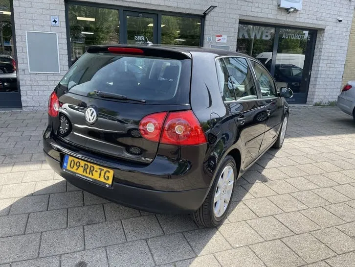 Volkswagen Golf 2005 photo 3