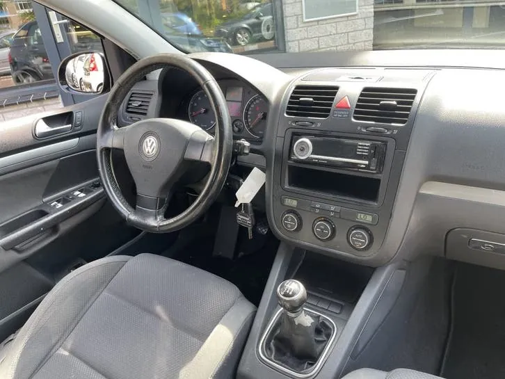 Volkswagen Golf 2005 photo 2
