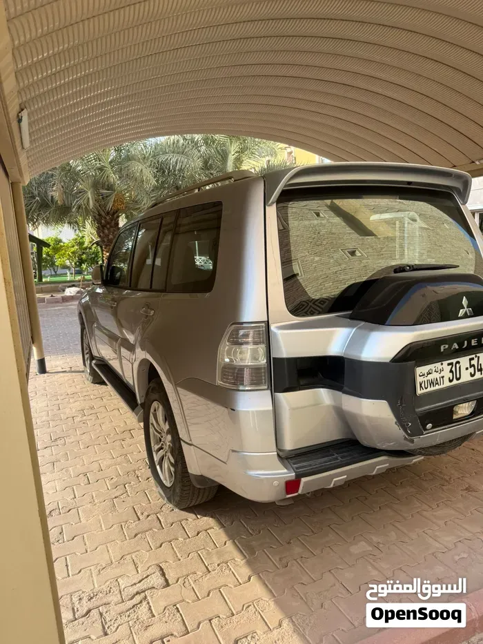 Mitsubishi Pajero 2014 photo 4