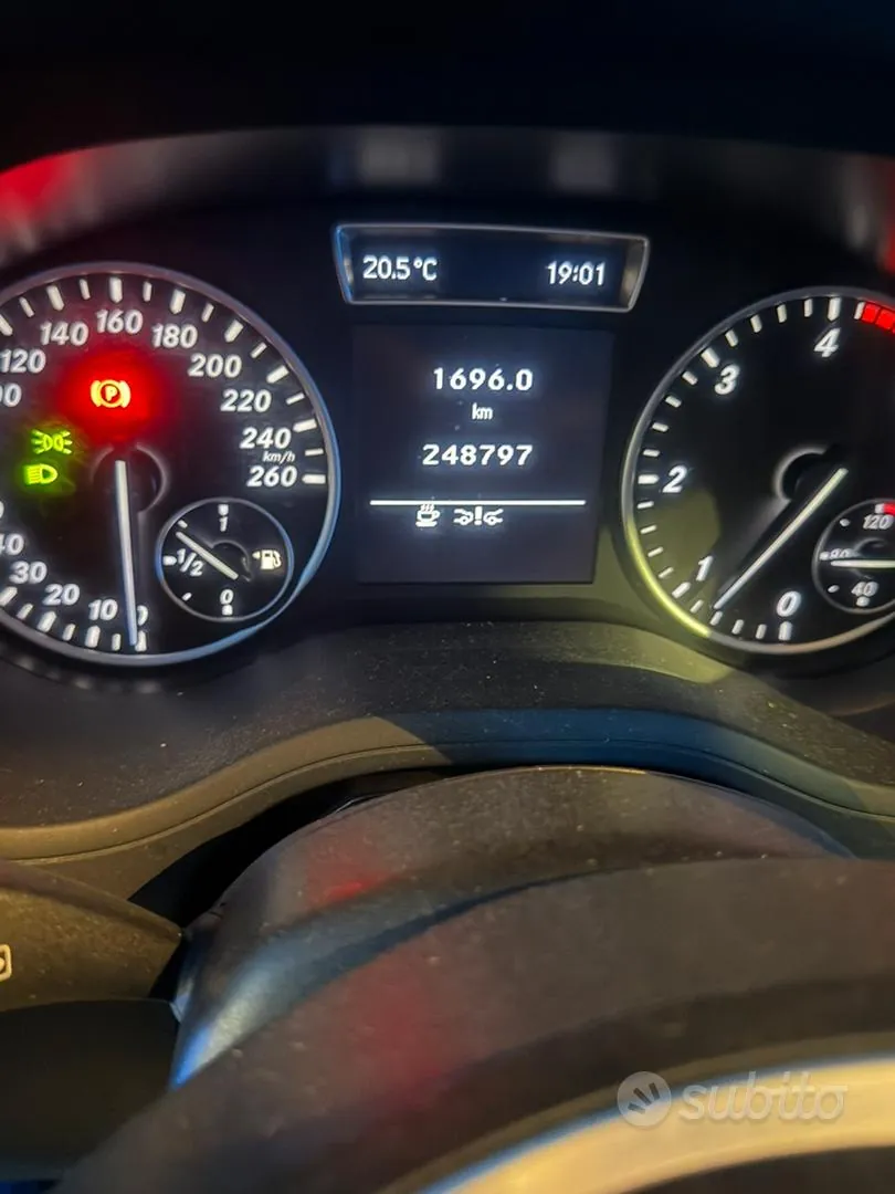 Mercedes-Benz B-Class 2013 photo 3