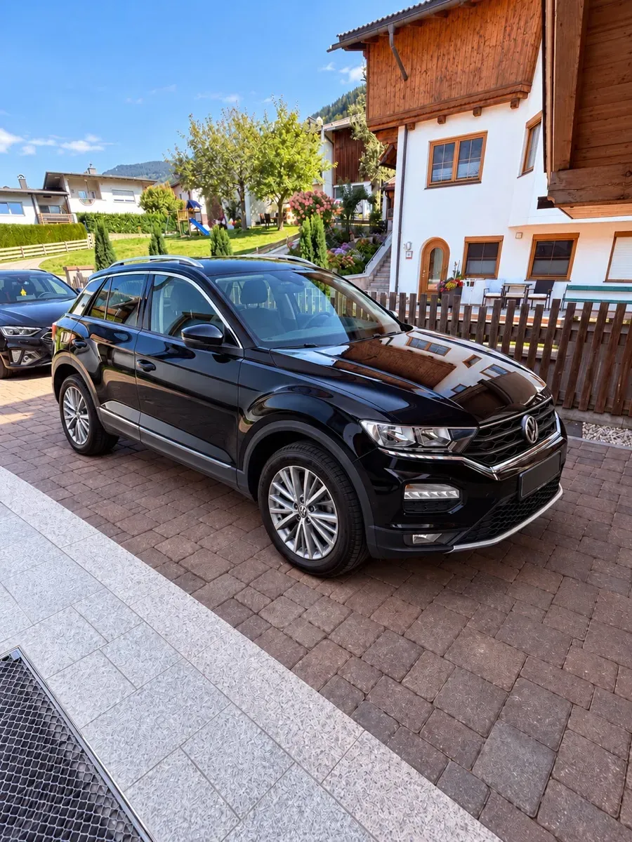 Volkswagen T-Roc 2018 photo 2