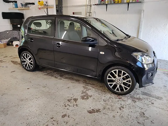Volkswagen Up 2013 photo 5
