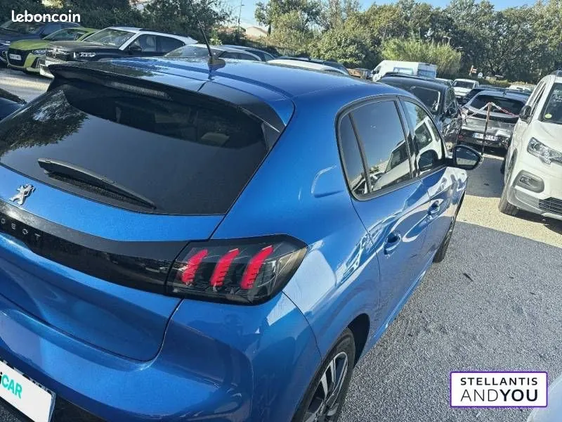 Peugeot 208 2022 photo 3